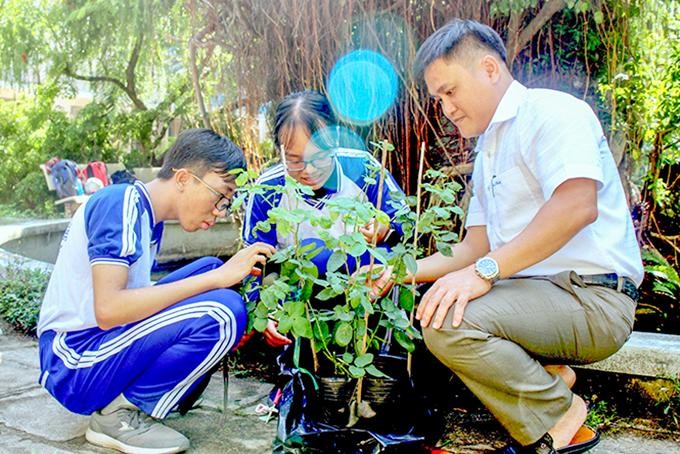 Học sinh lớp 11 sáng tạo phần mềm nhận diện thực vật