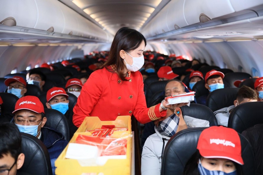 Vietjet tặng triệu mã giảm 77% và miễn phí 15kg hành lý bay từ Hà Nội đi khắp Việt Nam