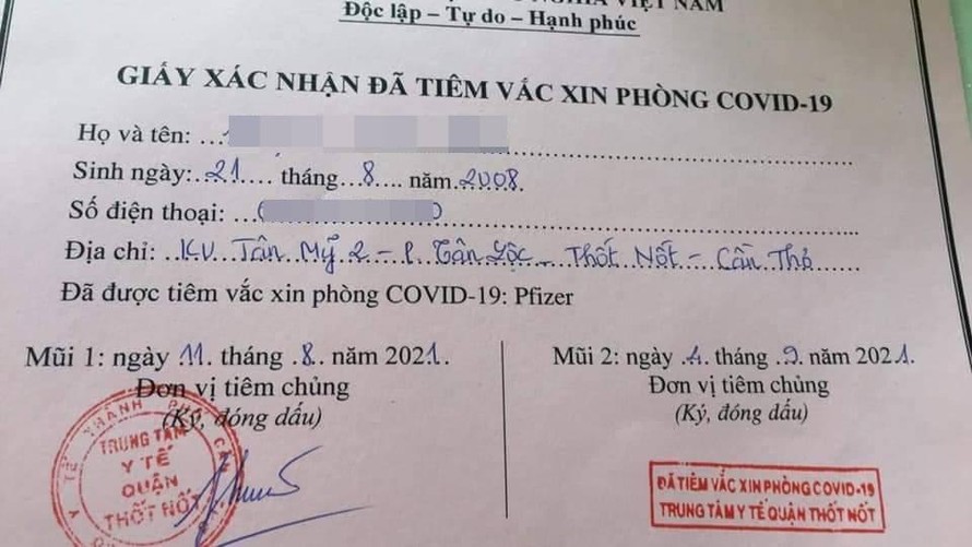 Vụ bé gái 13 tuổi được tiêm vaccine: Đình chỉ công tác hai cán bộ, nhân viên y tế