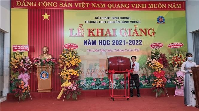 Hơn 500.000 học sinh Bình Dương học trực tuyến từ ngày 15/9