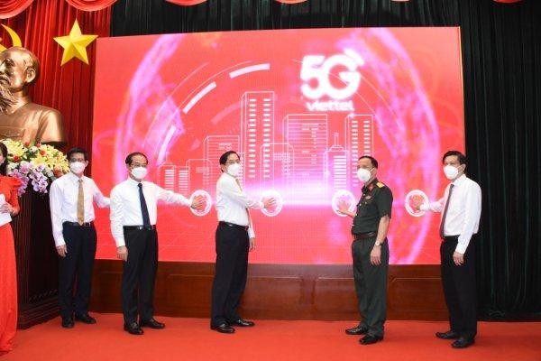  Bấm nút khai trương mạng 5G Viettel tại Bà Rịa- Vũng Tàu.