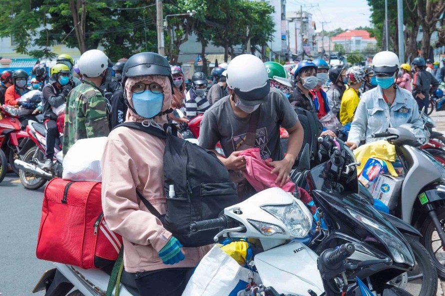 Các tỉnh tăng cường quản lý, hỗ trợ người từ vùng dịch trở về