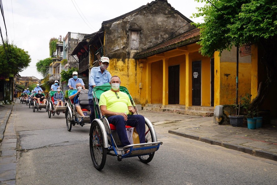 50 du khách quốc tế trở lại Hội An