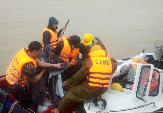 Mưa lũ tại Khánh Hòa và Phú Yên làm 4 người chết, 7 người mất tích