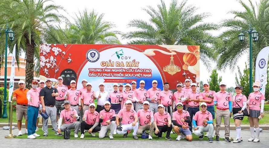 Giải Golf năm 2022 sẽ có sự góp mặt của hơn 240 Golfer là những doanh nhân, doanh nghiệp trong và ngoài nước, hoạt động trong tất cả các lĩnh vực đầu tư là cơ hội để họ cùng chia sẻ với nhau niềm đâm mê với bộ môn thể thao Golf.