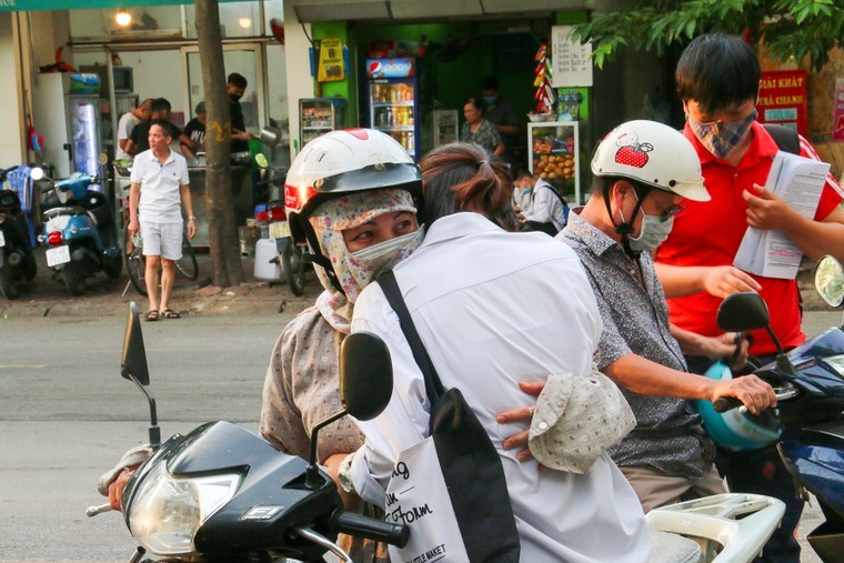 Hơn 1 triệu thí sinh bước vào ngày thi tốt nghiệp THPT đầu tiên