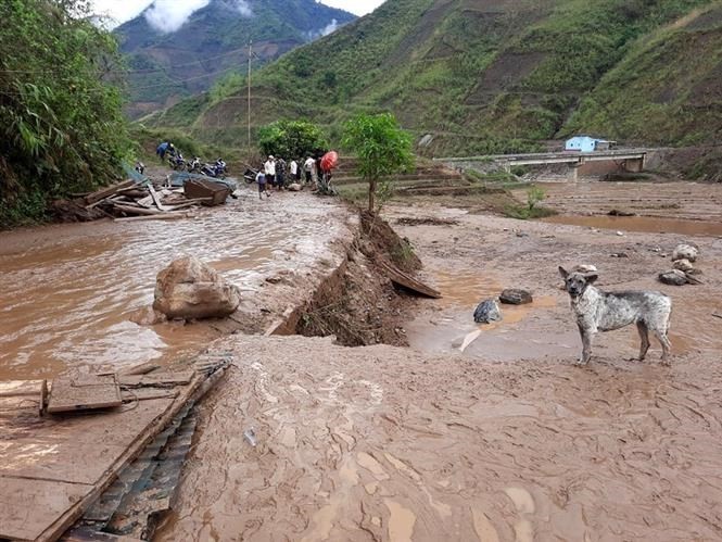 Mưa lớn tiếp diễn tại vùng núi phía Bắc