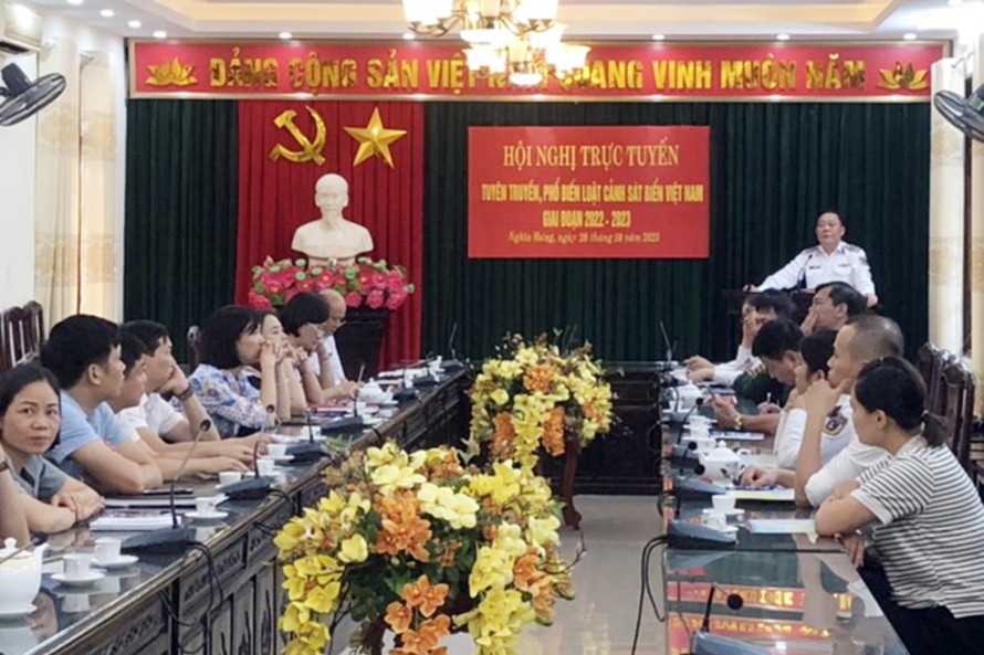 Quang cảnh Hội nghị tuyên truyền tại UBND huyện Nghĩa Hưng.