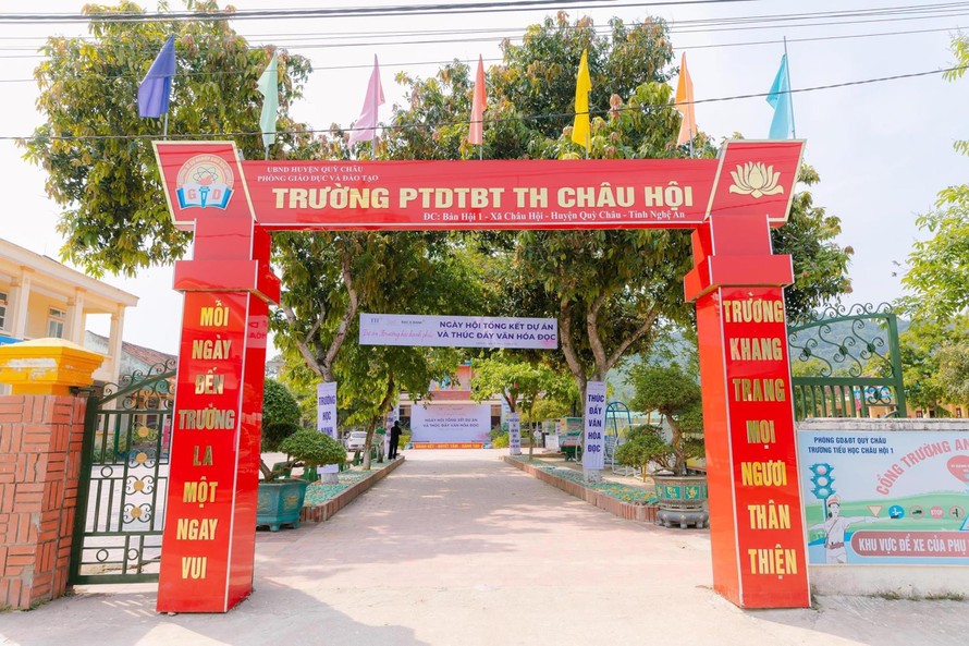 Trường PTDTBT Tiểu học Châu Hội trong buổi Lễ tổng kết dự án Trường học hạnh phúc.