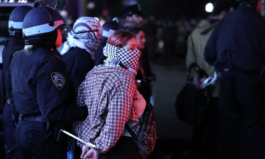 Cảnh sát New York bắt giữ sinh viên biểu tình ủng hộ Palestine