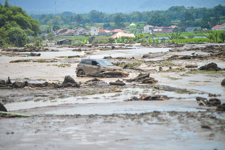 52 người thiệt mạng do lũ lụt ở Indonesia 