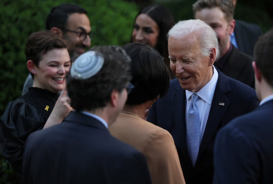 Ông Biden bác bỏ nạn diệt chủng tại Gaza