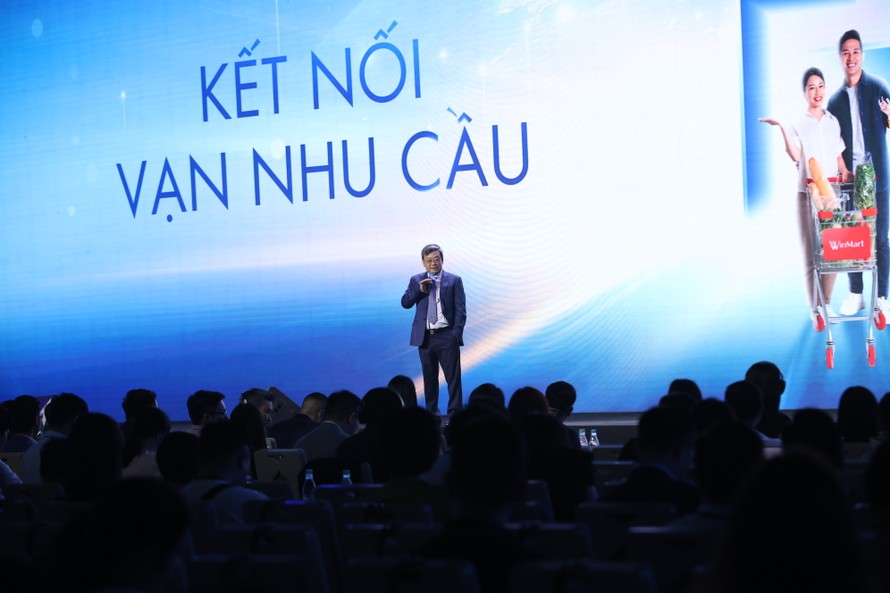 Chủ tịch tập đoàn Masan, Ông Nguyễn Đăng Quang, chia sẻ tại ĐHĐCĐ Masan với chủ đề “kết nối vạn nhu cầu”.