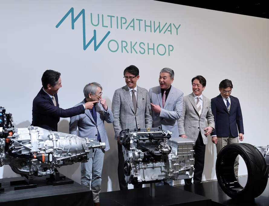 Toyota trình làng động cơ thích ứng với nhiều loại nhiên liệu