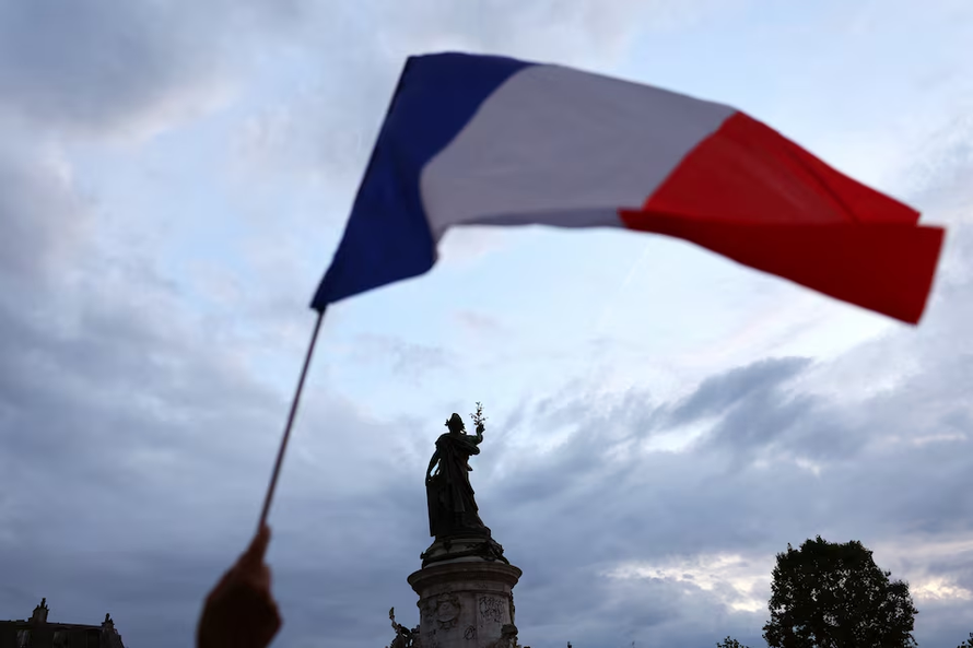 Phe cực hữu Pháp chiến thắng bầu cử sơ bộ 