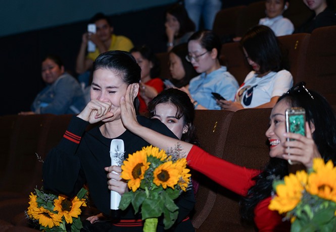 Thân Thúy Hà bật khóc khi chia sẻ về vai diễn của mình trong 'Nếu còn có ngày mai'