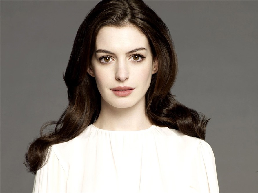 Anne Hathaway đáp trả những bình luận xấu về cân nặng của mình