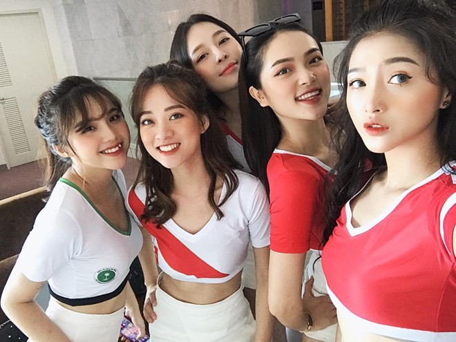 Hoàng Bách bức xúc với VTV vì hot girl bình luận World Cup 2018