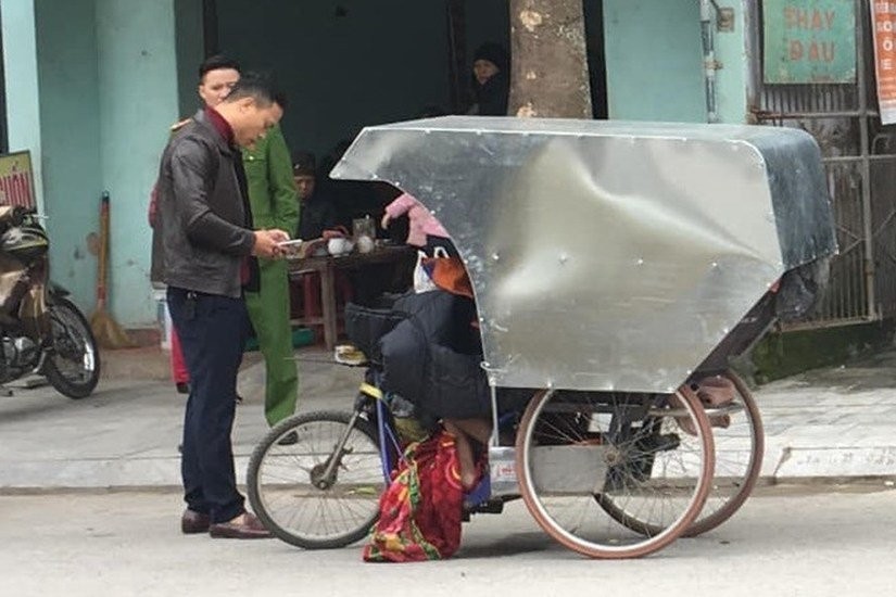 Người đàn ông vô gia cư tử vong bất thường trên xe ba gác trong đêm giá rét