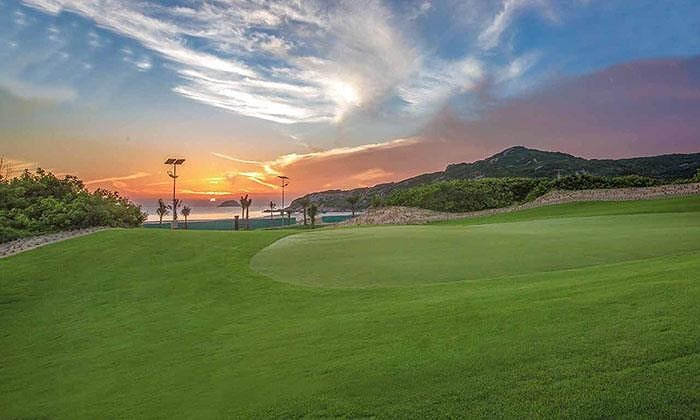 Nổ lớn trong sân golf Long Thành, 10 người thương vong