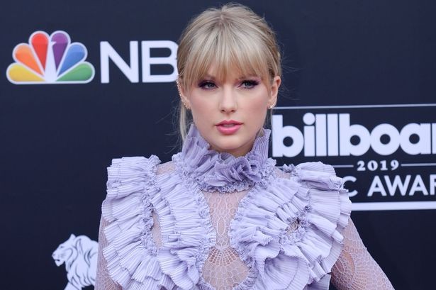 Taylor Swift muốn tự tử vì cuộc chiến tập thể với Kim Kardashian