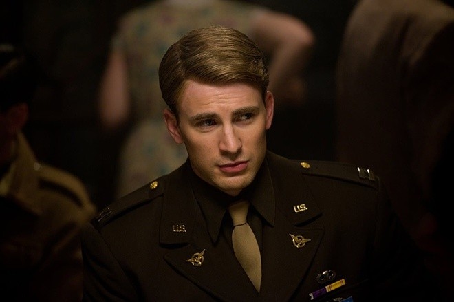 Chris Evans từng nhiều lần từ chối gia nhập Vũ trụ Điện ảnh Marvel.