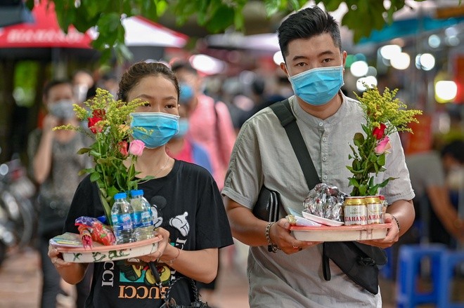 Phó chủ tịch UBND Hà Nội lo ngại người dân chủ quan, lơ là công tác phòng dịch. Ảnh minh họa: Việt Linh.