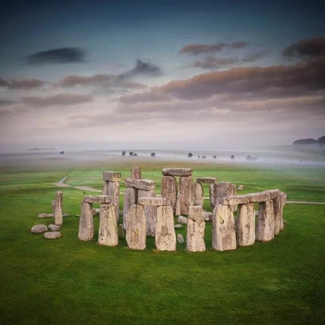 Stonehenge là một trong những địa danh lịch sử nổi tiếng nhất của nước Anh.