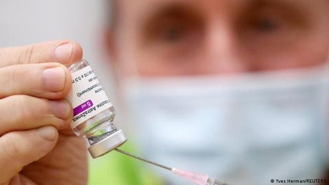 Phát hiện ra nguyên nhân gây đông máu ở một số trường hợp sau tiêm vaccine của AstraZeneca