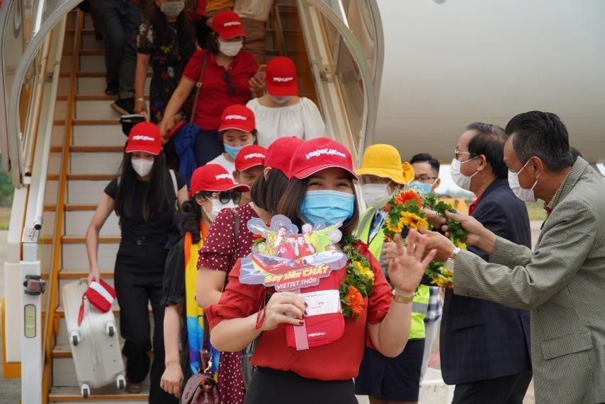 Mừng lễ lớn, bay muôn nơi, Vietjet thôi!