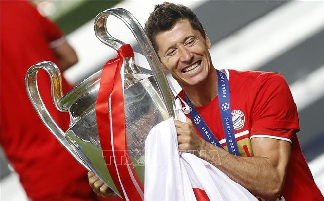 Tiền đạo Lewandowski đạt danh hiệu 'Cầu thủ xuất sắc nhất năm' của FIFA