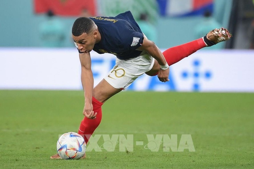 Mbappe san bằng kỷ lục của 'Vua bóng đá' Pele