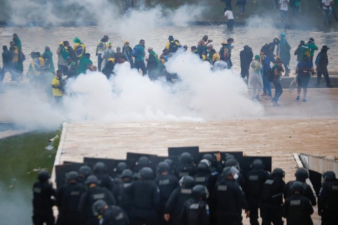 Thêm nhiều quốc gia bày tỏ quan ngại về tình hình tại Brazil