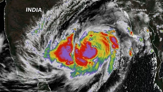 Bão Mocha tiếp tục mạnh lên - Bangladesh, Myanmar sơ tán 400.000 người dân