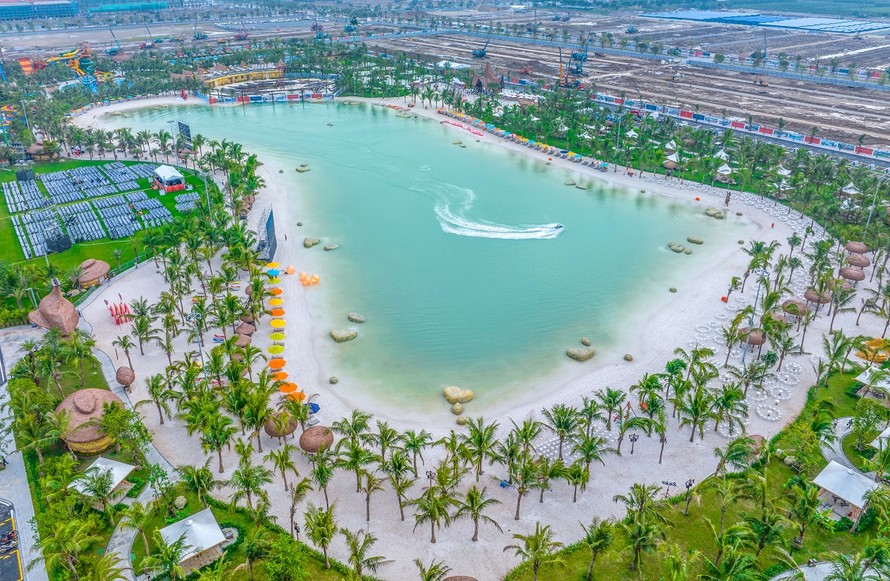 Vịnh biển Bốn mùa mang tới cho cư dân chất sống nghỉ dưỡng như trong resort 5 sao suốt 365 ngày/năm.