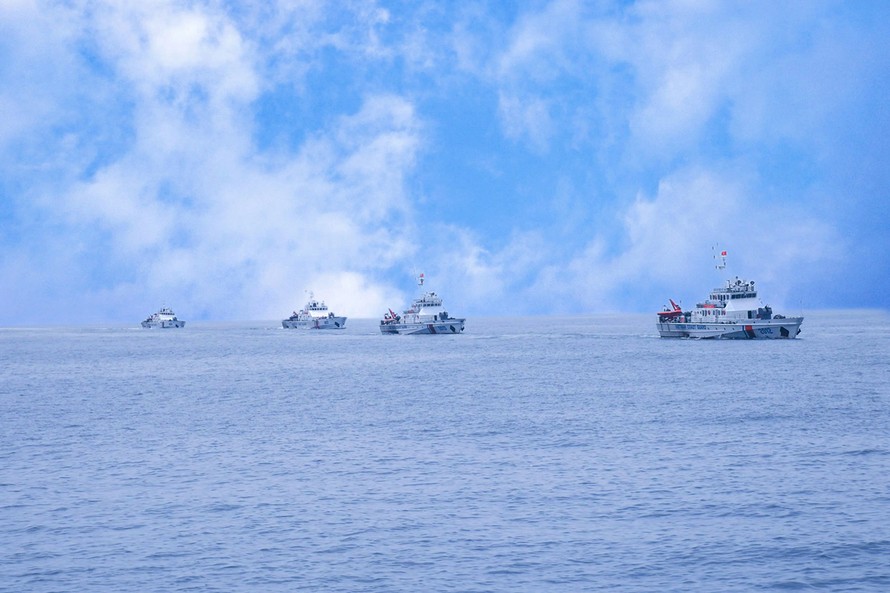 Biên đội tàu Cảnh sát biển Việt Nam huấn luyện trên biển năm 2023.