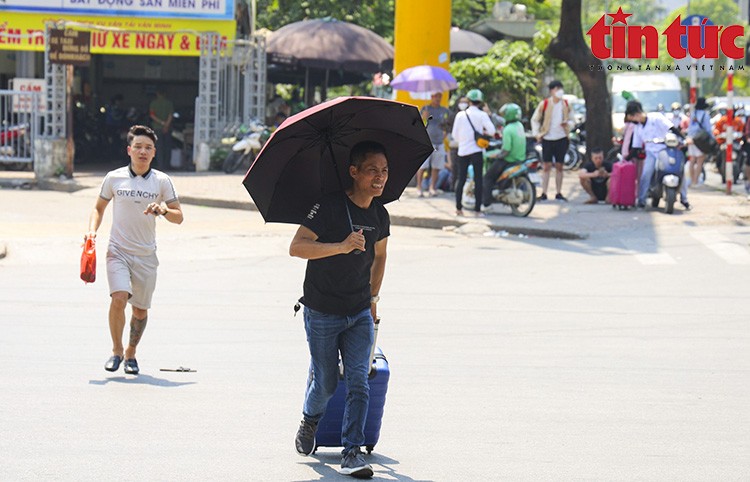 Tây Bắc Bộ, Trung Bộ và Nam Bộ có nắng nóng gay gắt