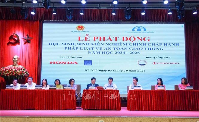 Phát động học sinh, sinh viên chấp hành pháp luật về an toàn giao thông năm học 2024-2025