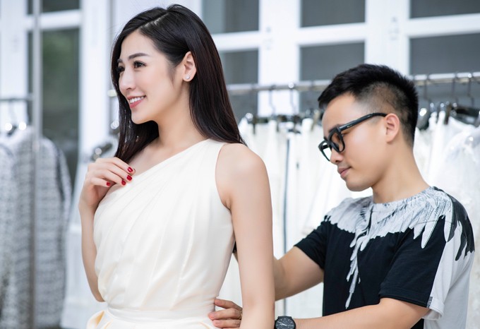 Á hậu Dương Tú Anh tất bật chạy show trước khi lấy chồng