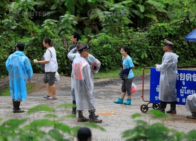 Cậu bé thứ 9 dự kiến rời hang lúc 16h30. (Ảnh: Reuters)