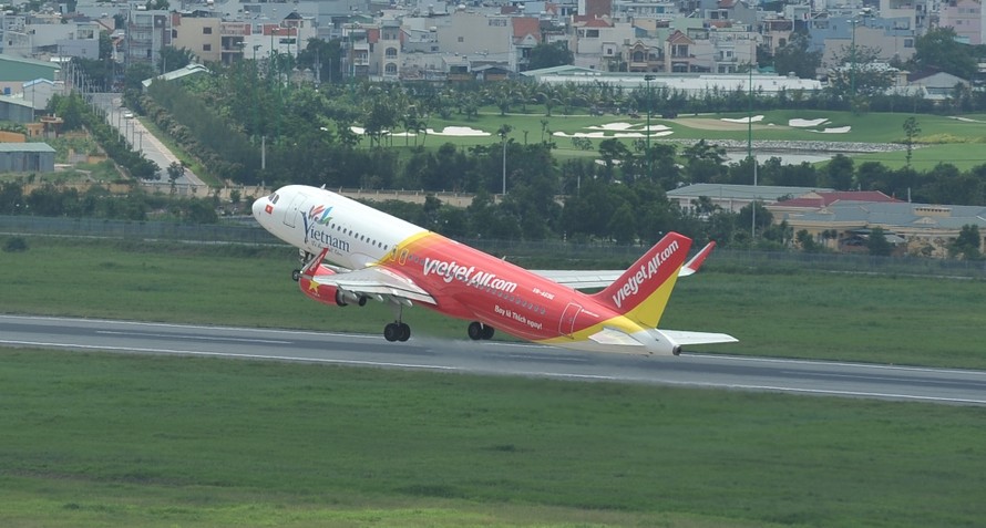 Vietjet vận chuyển mai, đào dịp tết Kỷ Hợi 2019