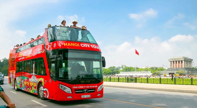 Xe bus 2 tầng cũng tham gia phục vụ phóng viên đưa tin hội nghị thượng đỉnh Mỹ - Triều lần này. (Ảnh: Nam Nguyễn)