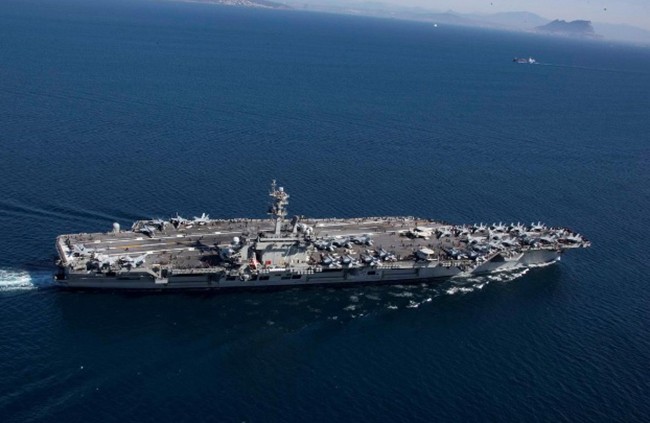 Tàu sân bay USS Abraham Lincoln của Mỹ. Ảnh: Reuters