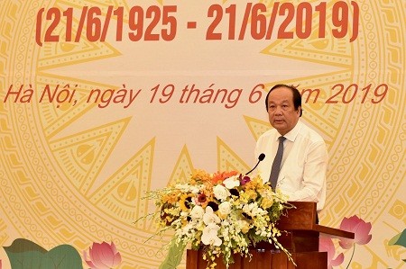 Bộ trưởng, Chủ nhiệm VPCP Mai Tiến Dũng phát biểu tại buổi gặp mặt. Ảnh: VGP/Nhật Bắc