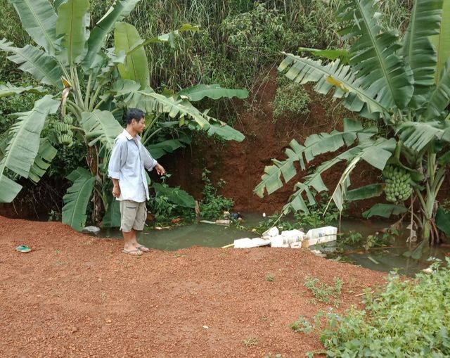 Hiện trường phát hiện bé trai đuối nước