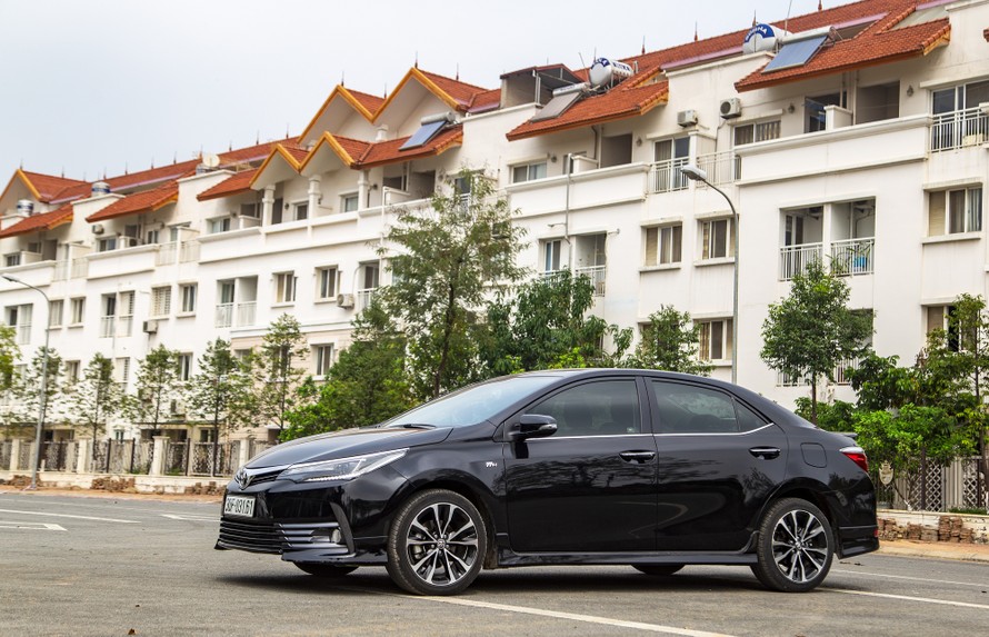 Ngoại thất của xe Corolla Altis.