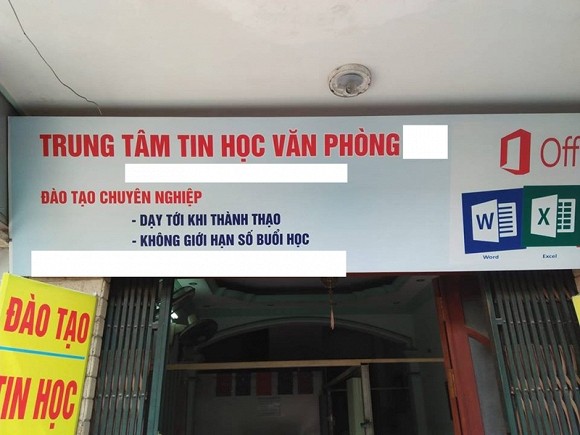 Trung tâm Tin học - nơi nhiều nữ sinh tố bị chủ trung tâm sàm sỡ khi đi học tại đây. - Ảnh: Người Đưa Tin