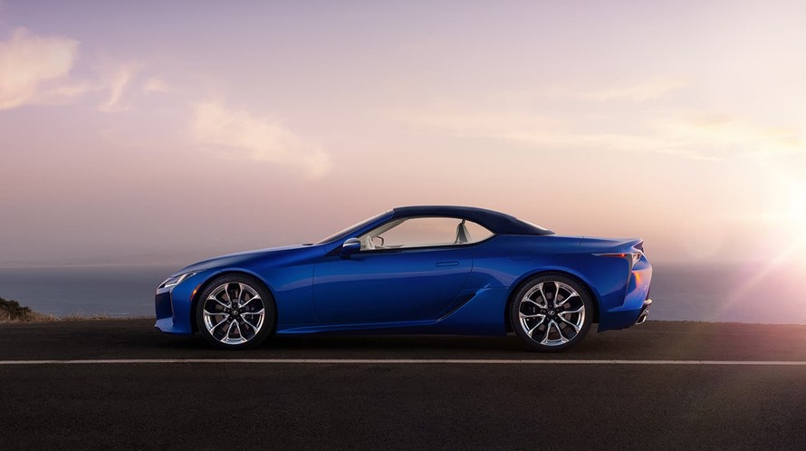 Lexus LC500 mui trần trứ danh đã ra mắt tại Triển lãm ô tô Los Angeles