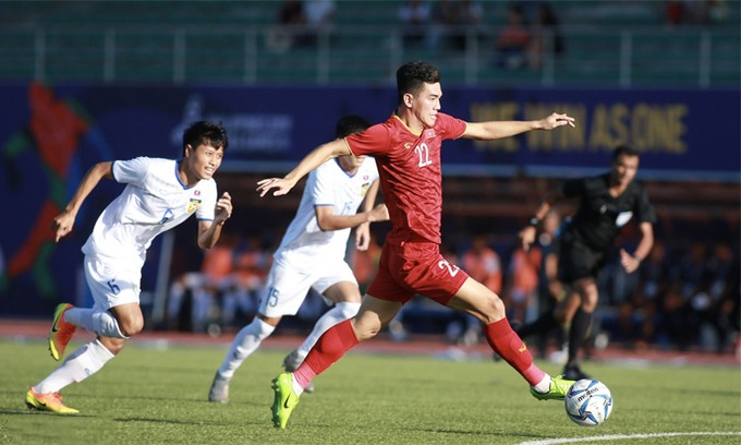 Tiến Linh lập hattrick cho U22 Việt Nam.