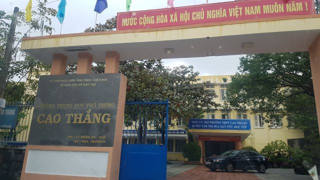 Trường THPT Cao Thắng, nơi xảy ra sự việc thầy giáo dạy thể dục nói những lời khiếm nhã với nữ sinh lớp 10. - Ảnh: Dân Trí